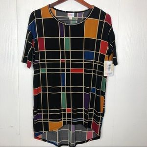 NWT. LULAROE  IRMA HI LOW SHORT SLEEVE TOP